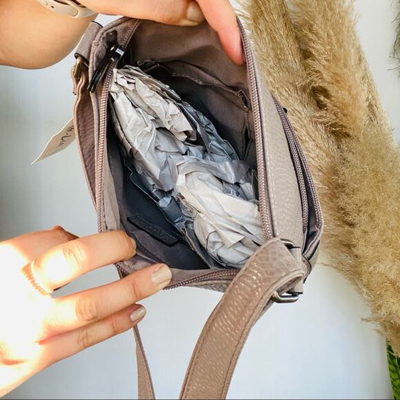 NEW STYLE & CO Beige Tan Vegan Faux Pebble Leather Crossbody Buckle Bag Purse - Picture 11 of 12